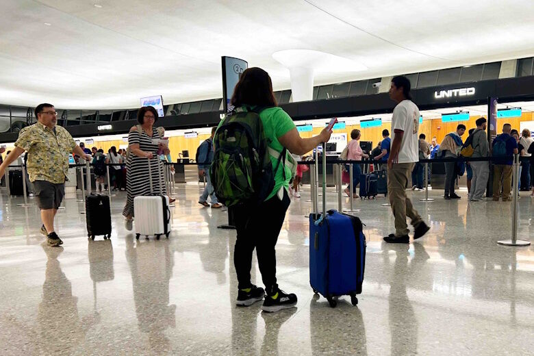 Dulles airport travelers
